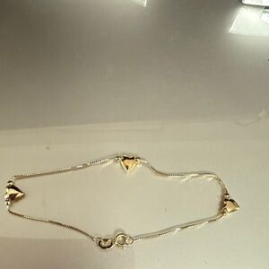 Elegant 14 Gold Heart Bracelet